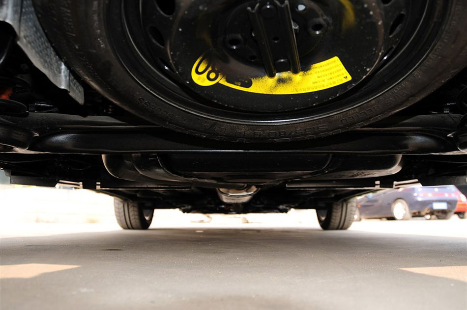 菲亚特500 2012款 1.4L AT 敞篷尊享版 引擎底盘