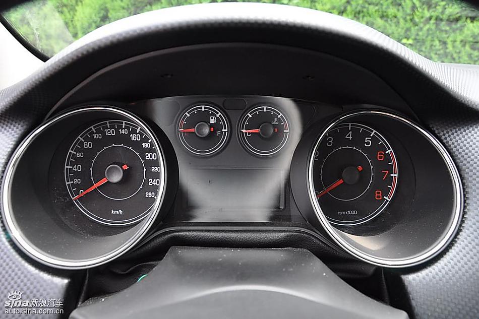 菲亚特Bravo博悦AMT试车实拍图 内饰