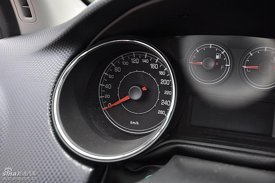 菲亚特Bravo博悦AMT试车实拍图 内饰