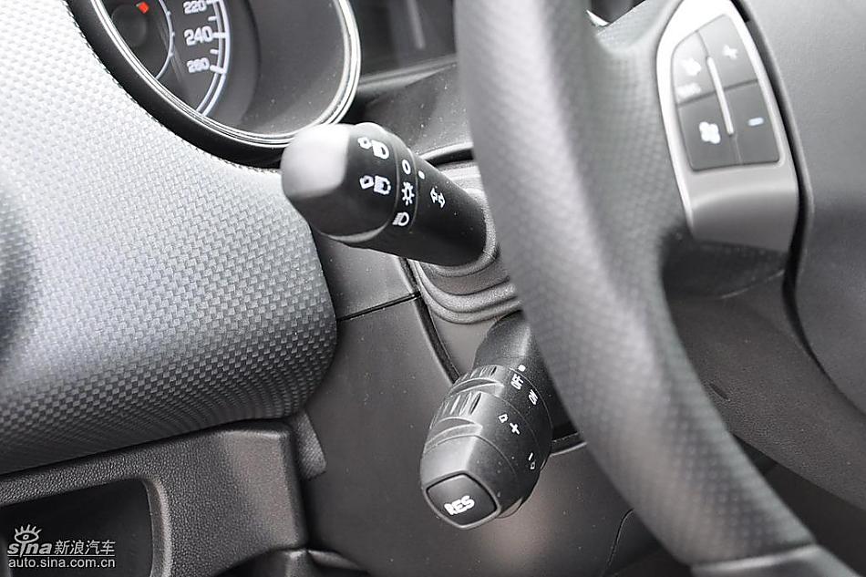 菲亚特Bravo博悦AMT试车实拍图 内饰