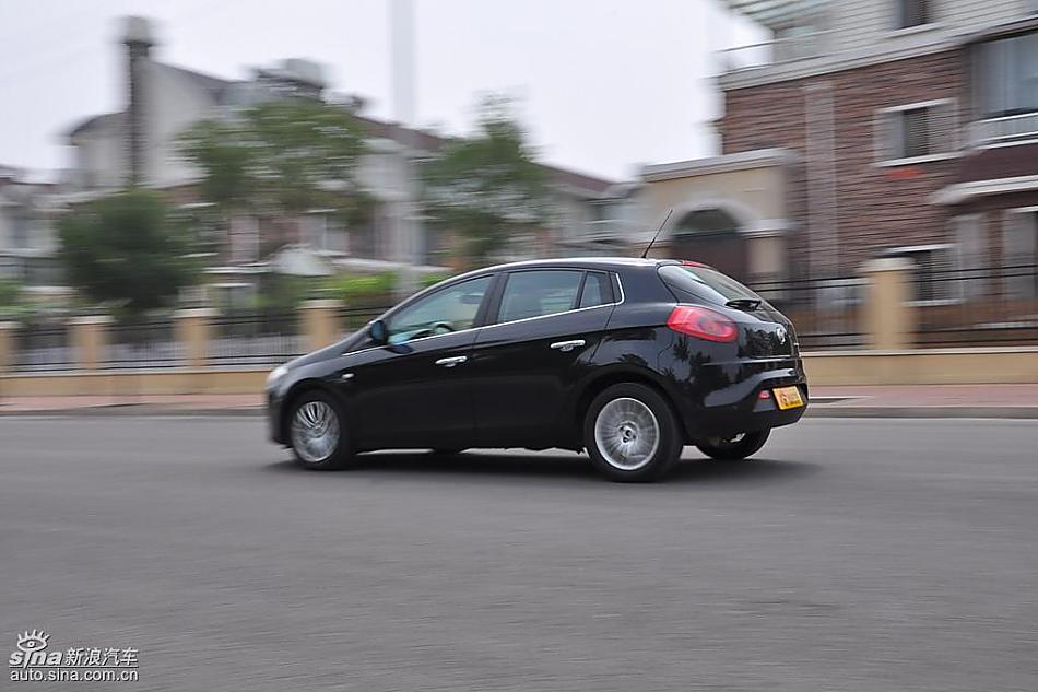 菲亚特Bravo博悦AMT试车实拍图 动态
