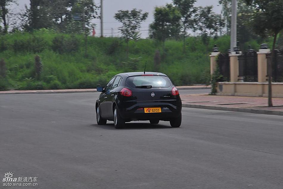 菲亚特Bravo博悦AMT试车实拍图 动态