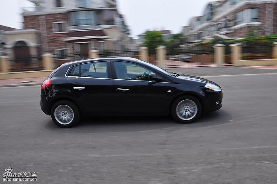 菲亚特Bravo博悦AMT试车实拍图 动态
