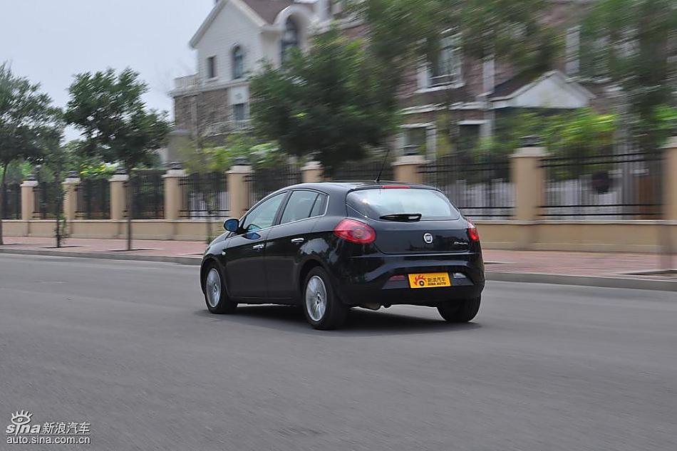 菲亚特Bravo博悦AMT试车实拍图 动态