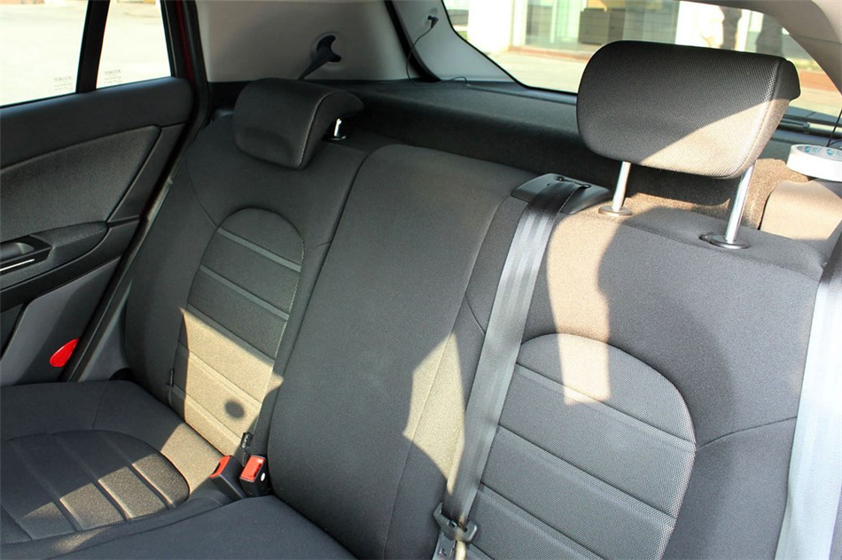 博悦 2011款 1.4T AT 舒适版 空间