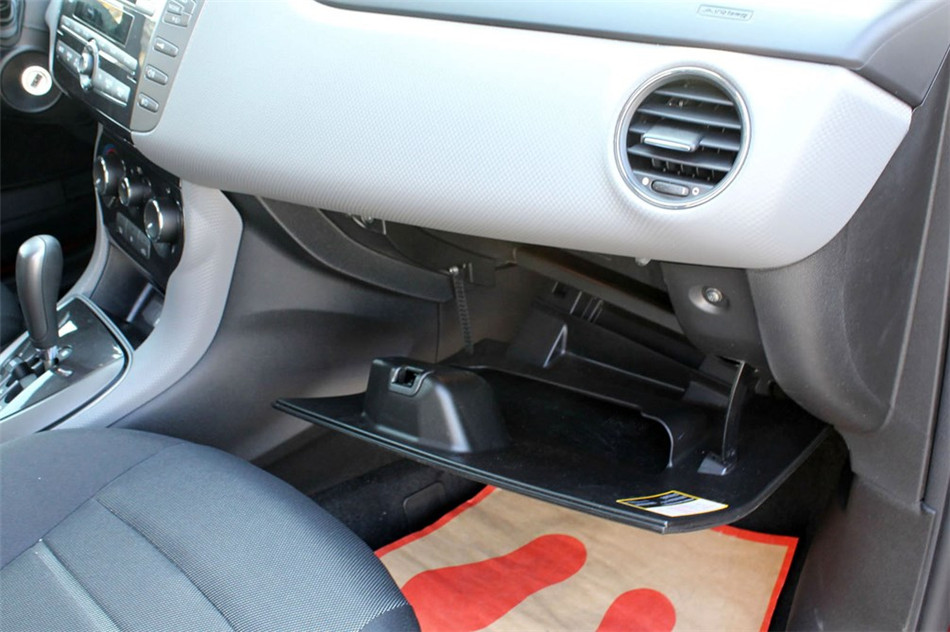 博悦 2011款 1.4T AT 舒适版 空间