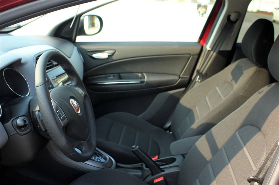 博悦 2011款 1.4T AT 舒适版 空间