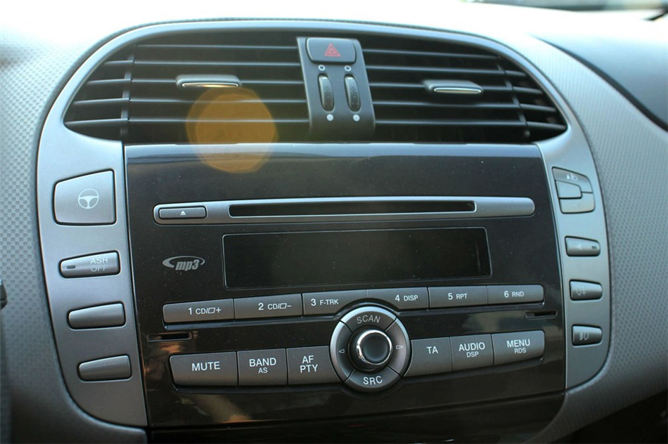 博悦 2011款 1.4T AT 舒适版 内饰