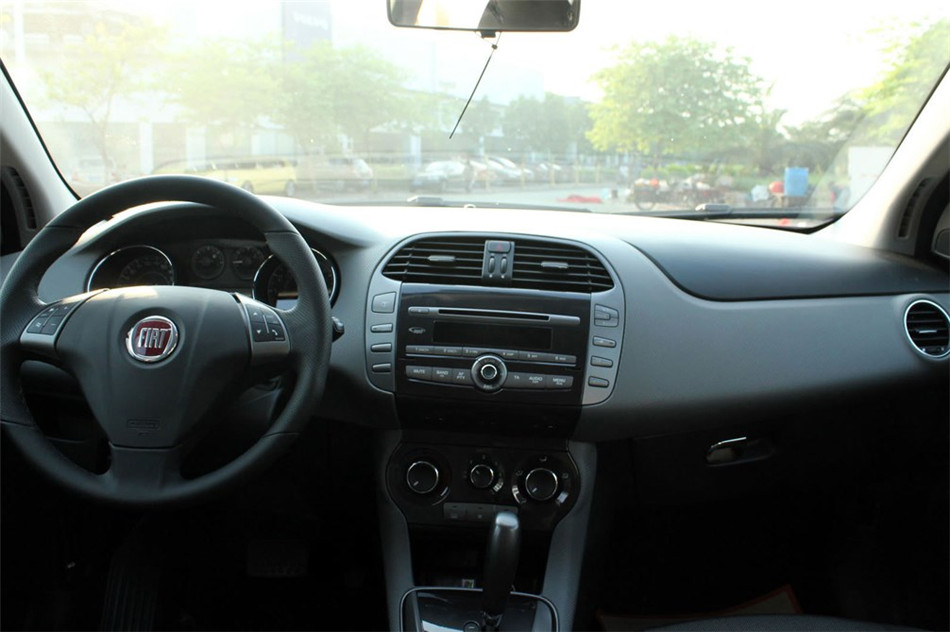 博悦 2011款 1.4T AT 舒适版 内饰