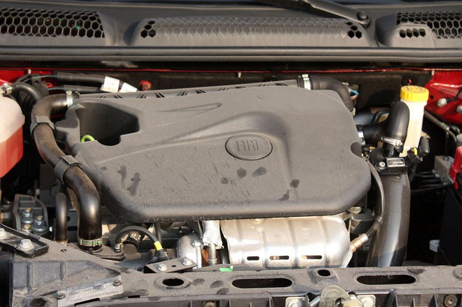 博悦 2011款 1.4T AT 舒适版 引擎底盘