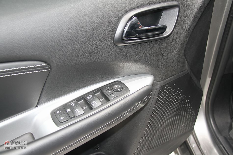 菲亚特FREEMONT菲跃