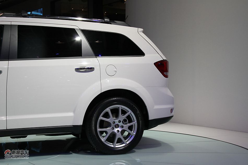 菲亚特FREEMONT菲跃