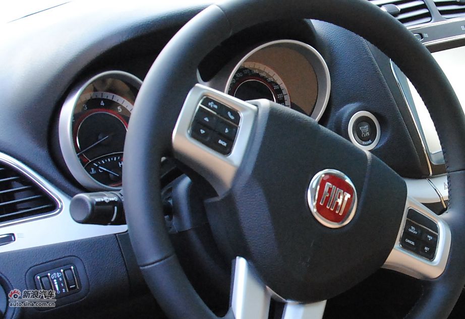 2011广州车展新车图解菲亚特Freemont