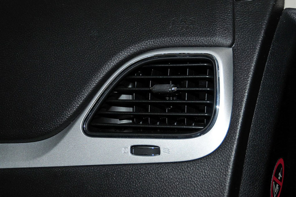 2013款 2.4L 豪华导航 内饰