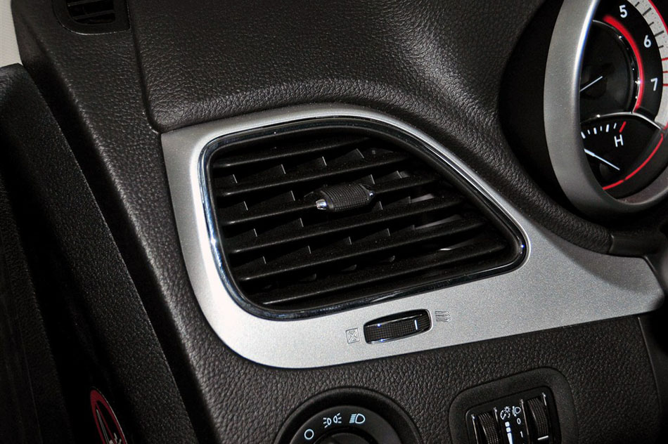 2013款 2.4L 豪华导航 内饰