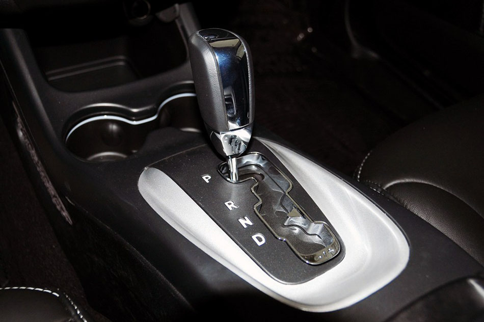 2013款 2.4L 豪华导航 内饰