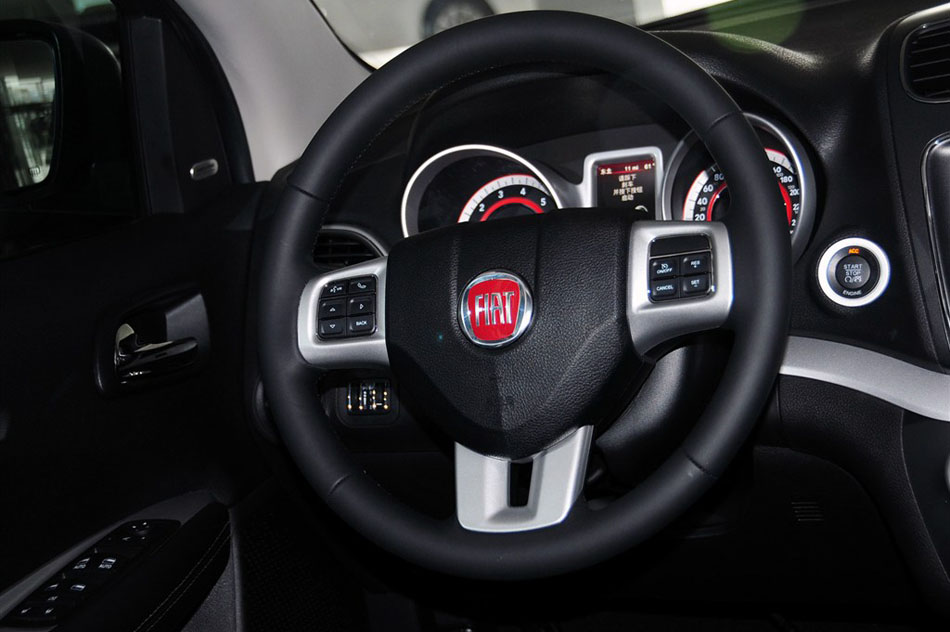 2013款 2.4L 豪华导航 内饰