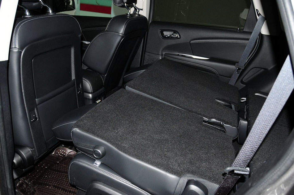 2013款 2.4L 豪华导航 空间