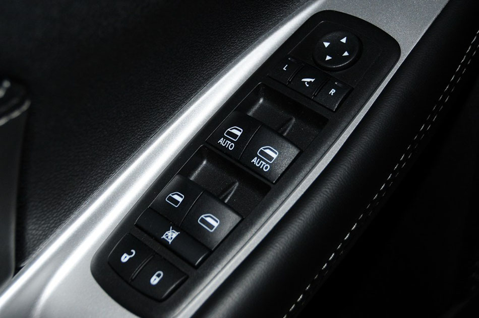 2013款 2.4L 豪华导航 空间