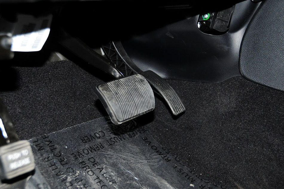 2013款 2.4L 豪华导航 空间