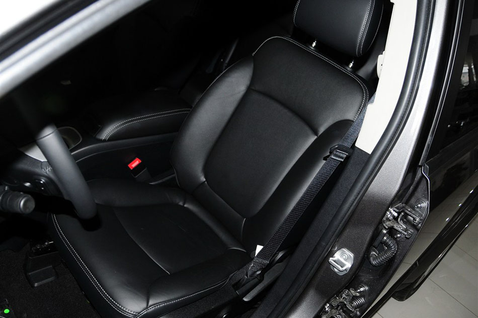 2013款 2.4L 豪华导航 空间