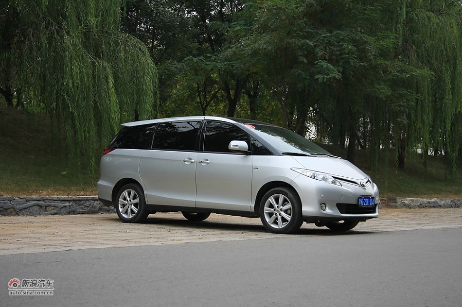 新普瑞维亚2.4AT七座豪华版