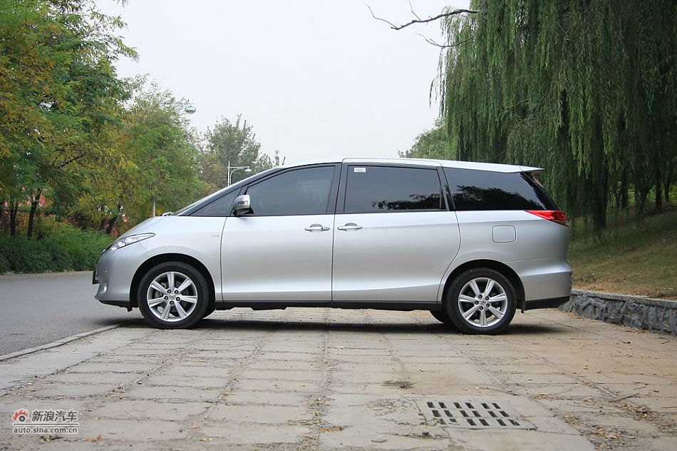 新普瑞维亚2.4AT七座豪华版