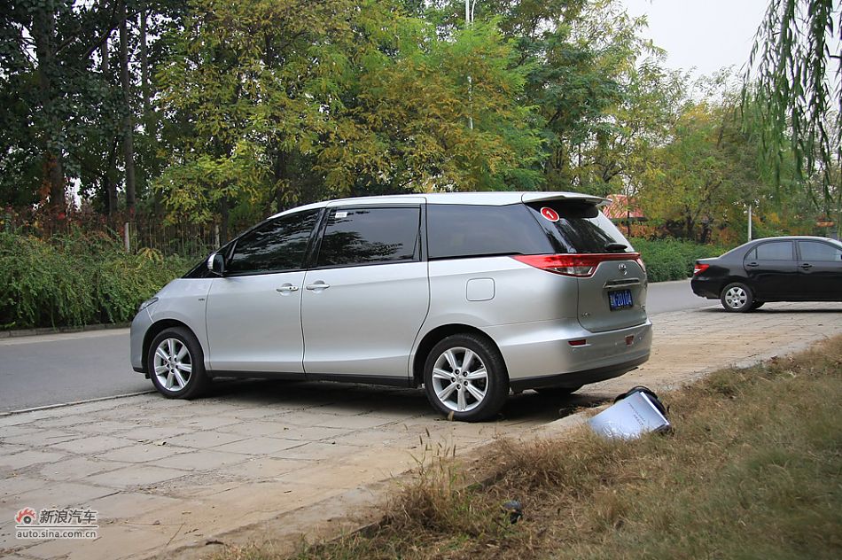 新普瑞维亚2.4AT七座豪华版