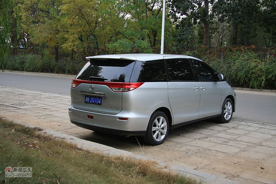 新普瑞维亚2.4AT七座豪华版