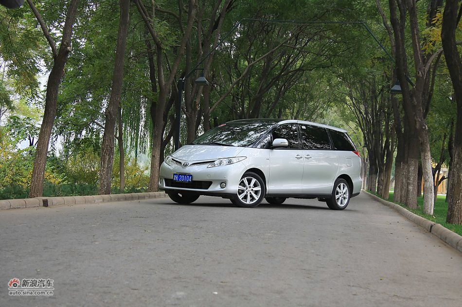 新普瑞维亚2.4AT七座豪华版