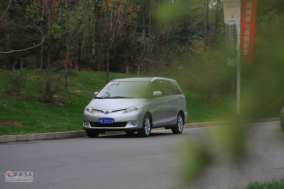 新普瑞维亚2.4AT七座豪华版