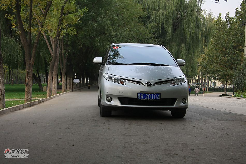 新普瑞维亚2.4AT七座豪华版