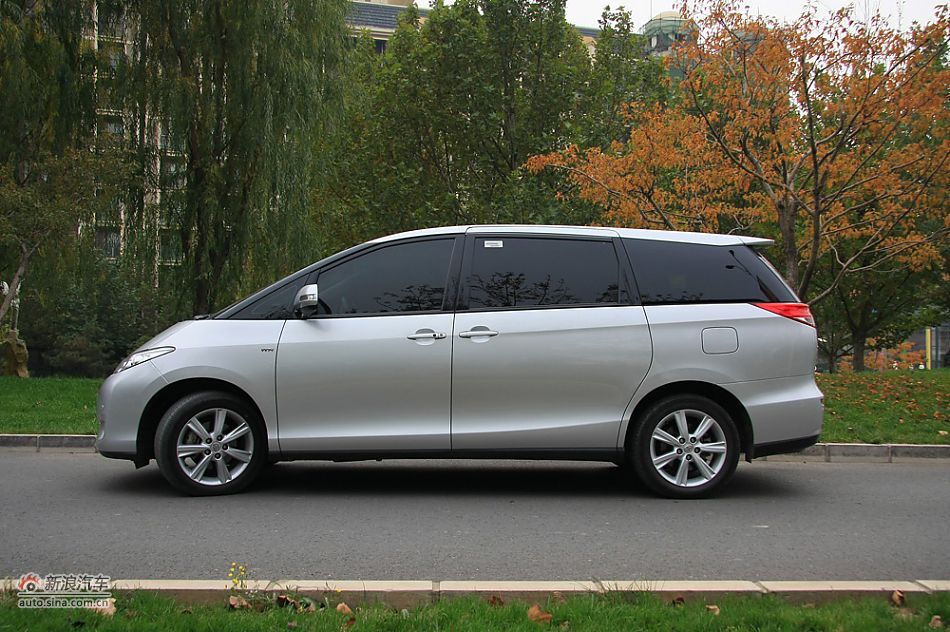 新普瑞维亚2.4AT七座豪华版