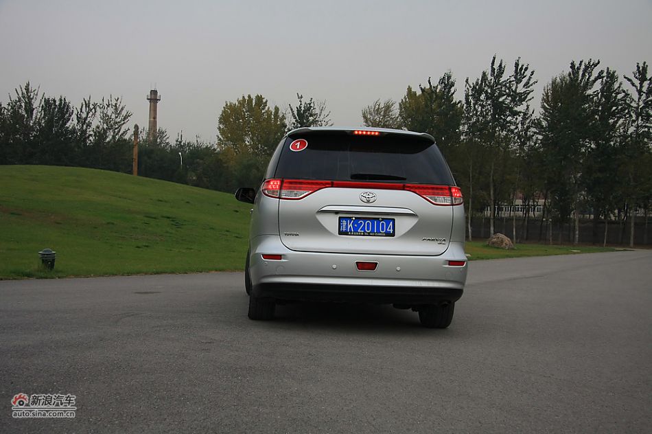 新普瑞维亚2.4AT七座豪华版