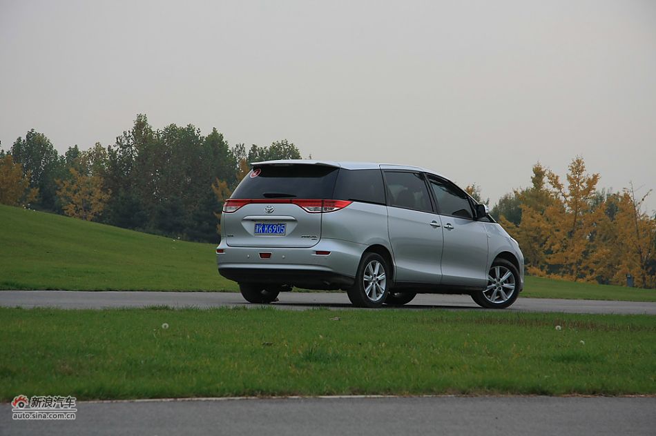 新普瑞维亚2.4AT七座豪华版