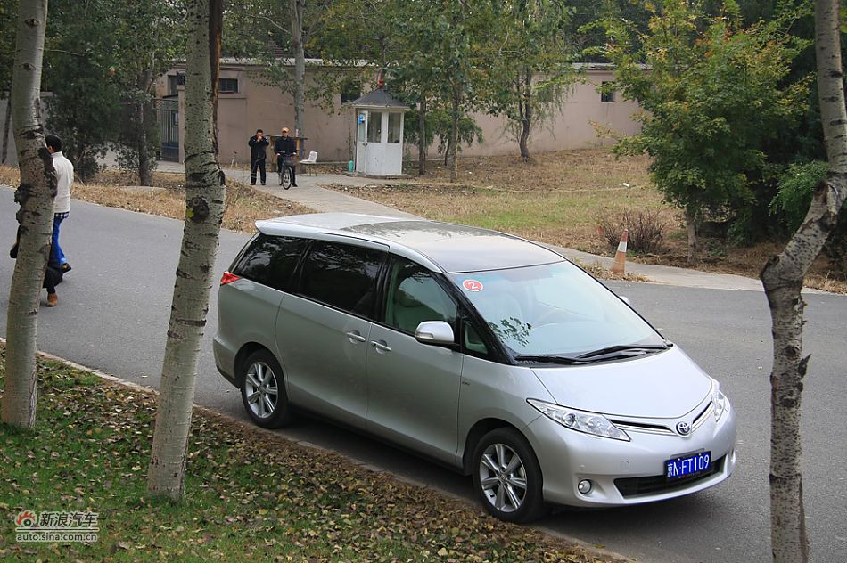 新普瑞维亚2.4AT七座豪华版