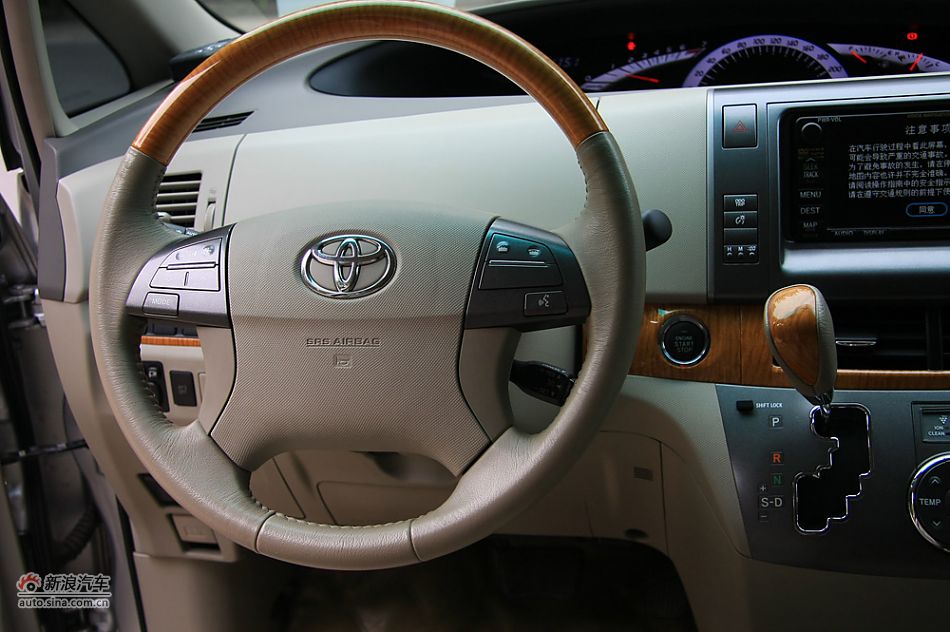 新普瑞维亚2.4AT七座豪华版