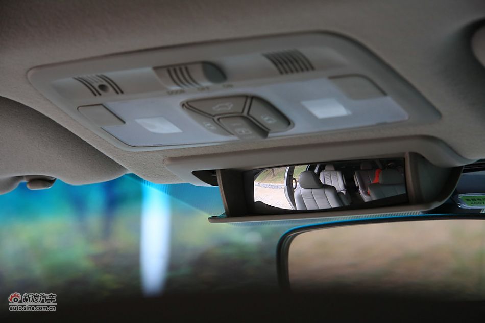 新普瑞维亚2.4AT七座豪华版