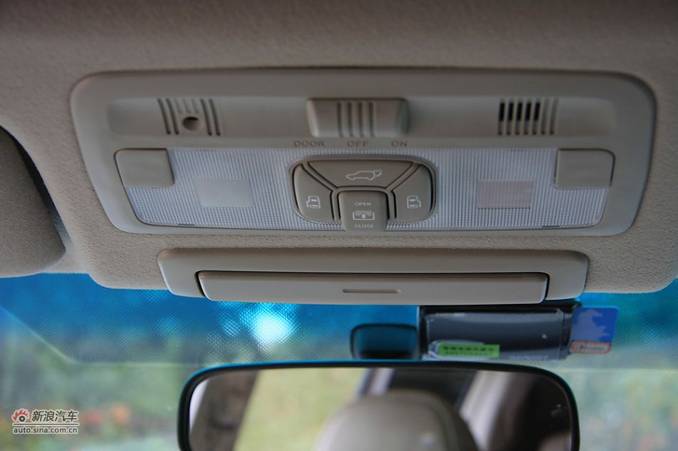 新普瑞维亚2.4AT七座豪华版