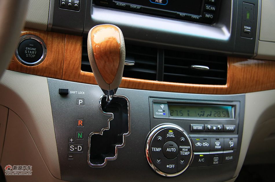 新普瑞维亚2.4AT七座豪华版