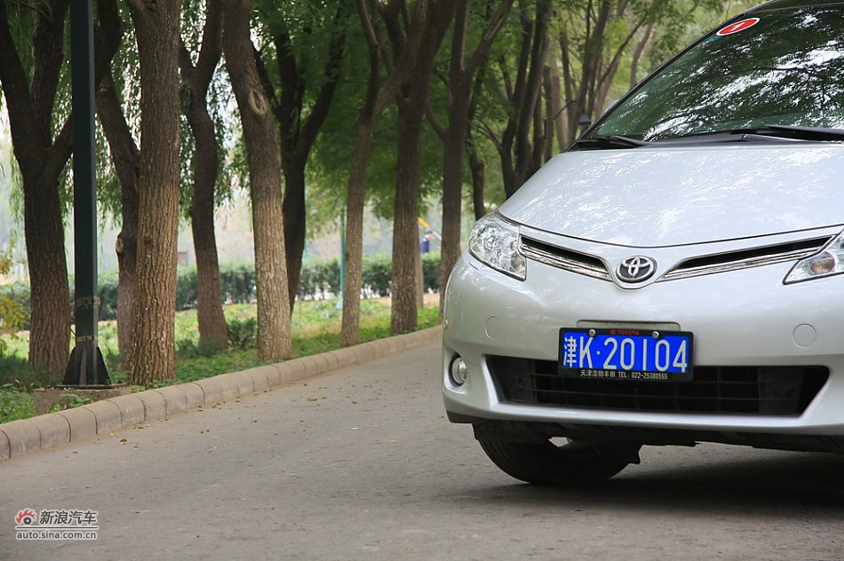 新普瑞维亚2.4AT七座豪华版