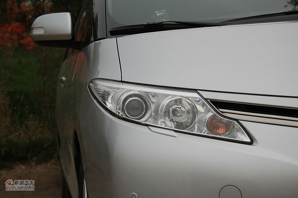 新普瑞维亚2.4AT七座豪华版