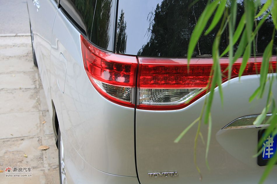 新普瑞维亚2.4AT七座豪华版