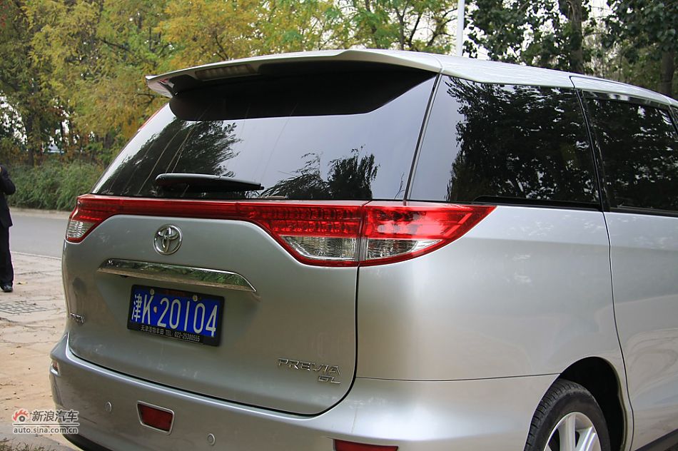新普瑞维亚2.4AT七座豪华版
