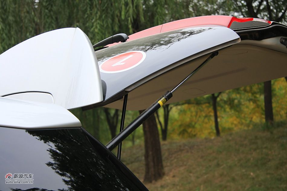 新普瑞维亚2.4AT七座豪华版