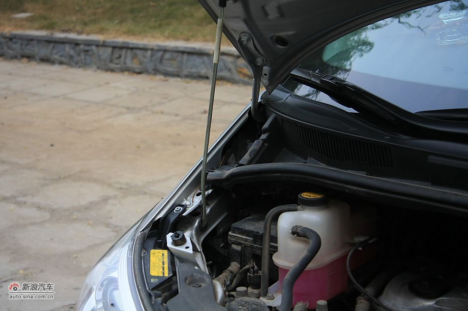 新普瑞维亚2.4AT七座豪华版