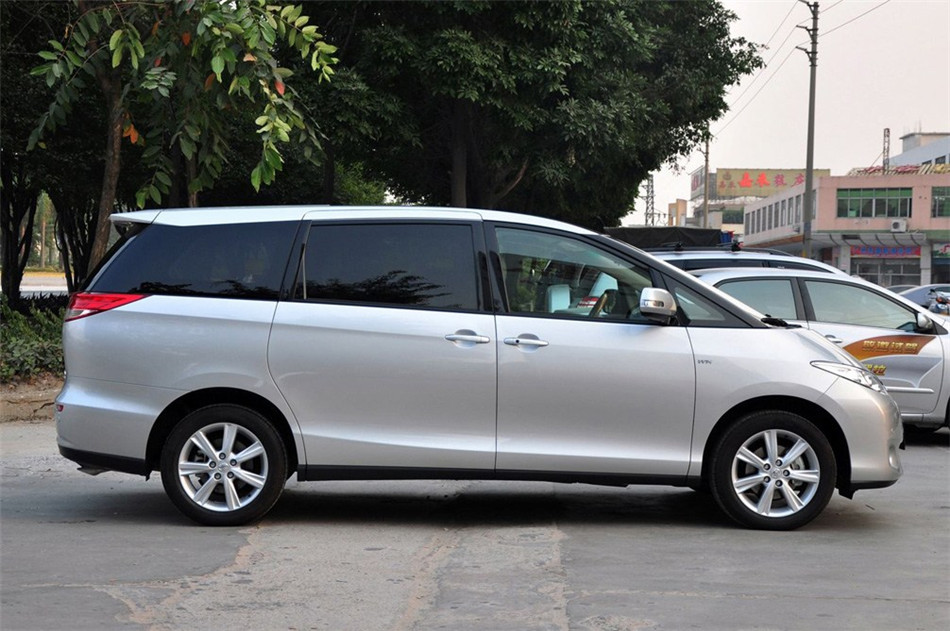 新PREVIA普瑞维亚2.4AT七座豪华版