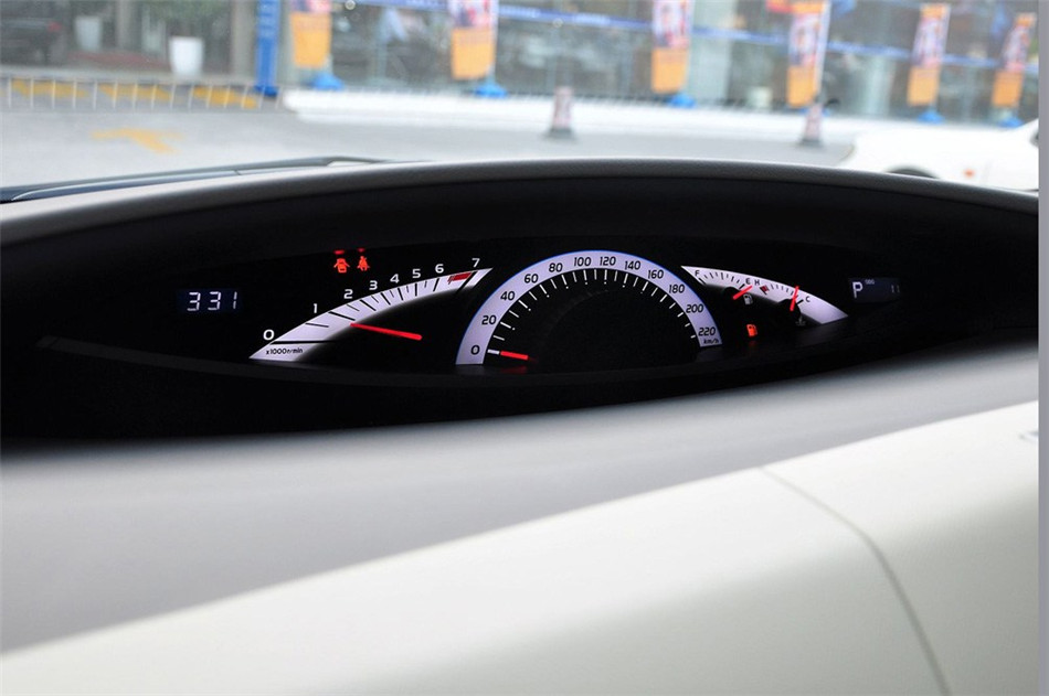 新PREVIA普瑞维亚2.4AT七座豪华版