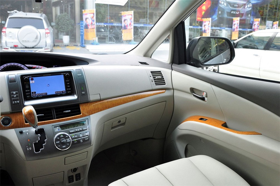 新PREVIA普瑞维亚2.4AT七座豪华版