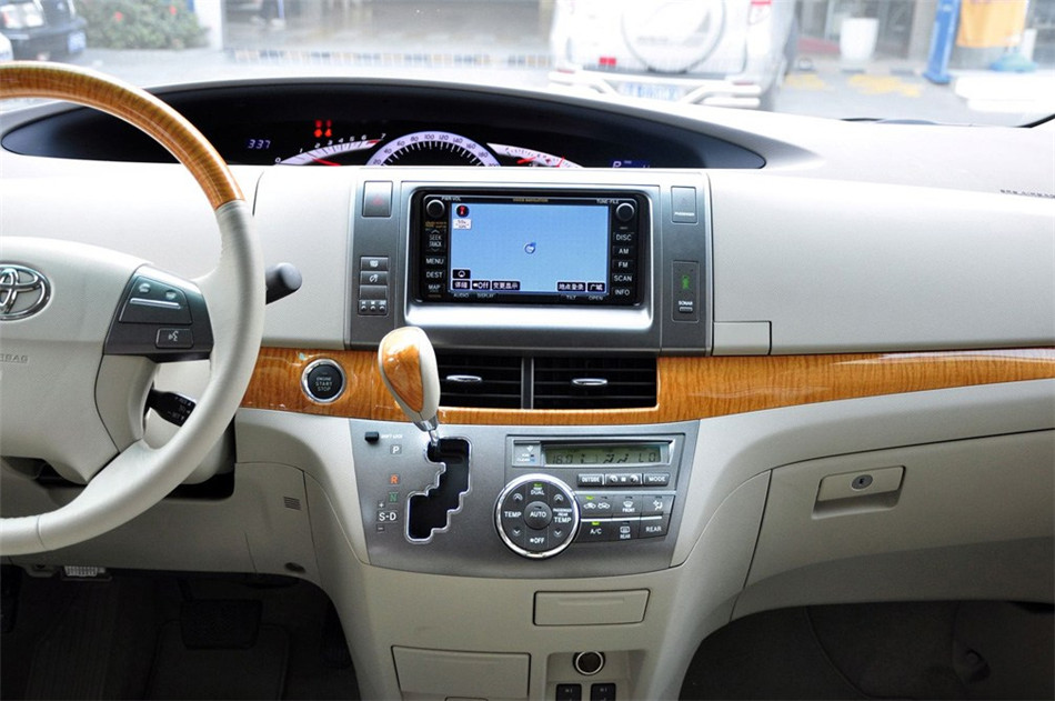 新PREVIA普瑞维亚2.4AT七座豪华版